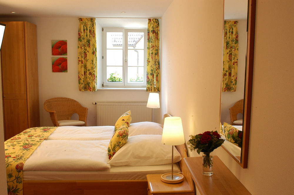 Landgasthof Und Hotel Weisser Lowe Eckental Exterior foto