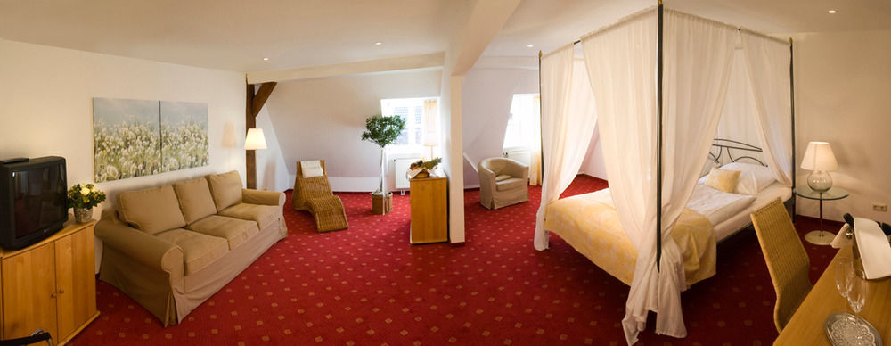 Landgasthof Und Hotel Weisser Lowe Eckental Exterior foto