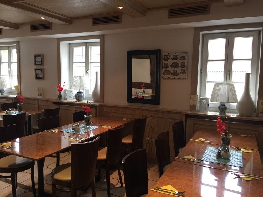 Landgasthof Und Hotel Weisser Lowe Eckental Exterior foto